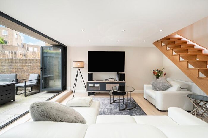 3 Bedroom Duplex To Rent In St Katharines Way London, E1W