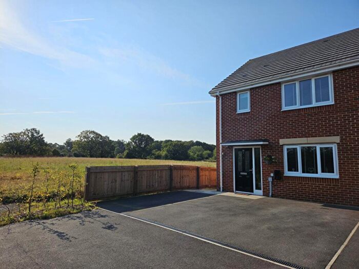 3 Bedroom Semi-Detached House For Sale In Methuen Drive, Preston, PR5