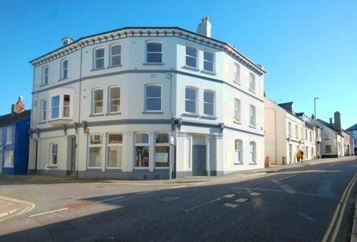 2 Bedroom Flat To Rent In Fore Street, Bideford, Devon, EX39