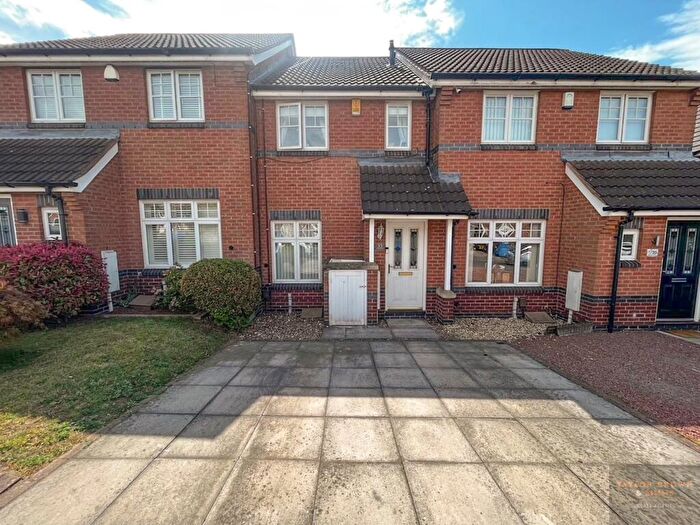 2 Bedroom Town House For Sale In Harrow Drive, Ilkeston, Derbyshire, DE7