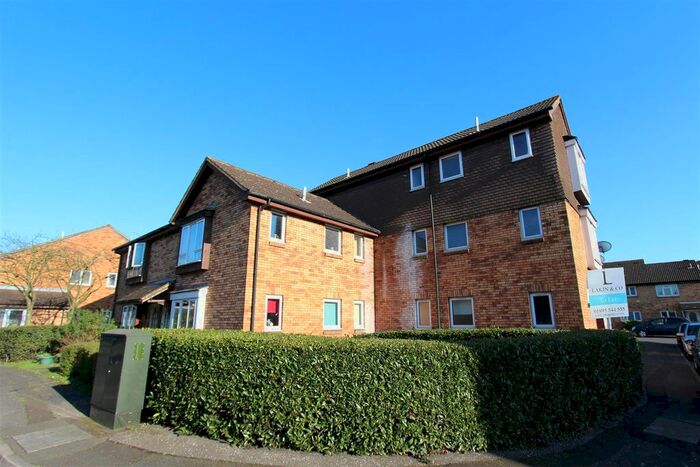 Studio To Rent In Hindhead Close, Uxbridge, Middlesex, UB8