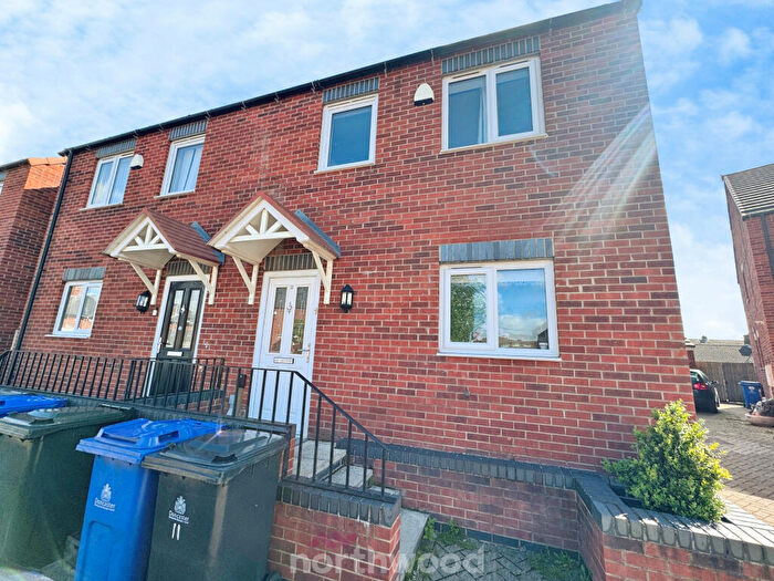 3 Bedroom Semi-Detached House To Rent In Church View Gardens, Moorends, Doncaster, DN8