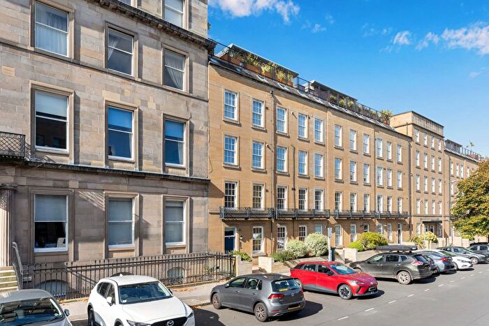 3 Bedroom Flat For Sale In / Brunswick Street, Hillside, Edinburgh, EH7