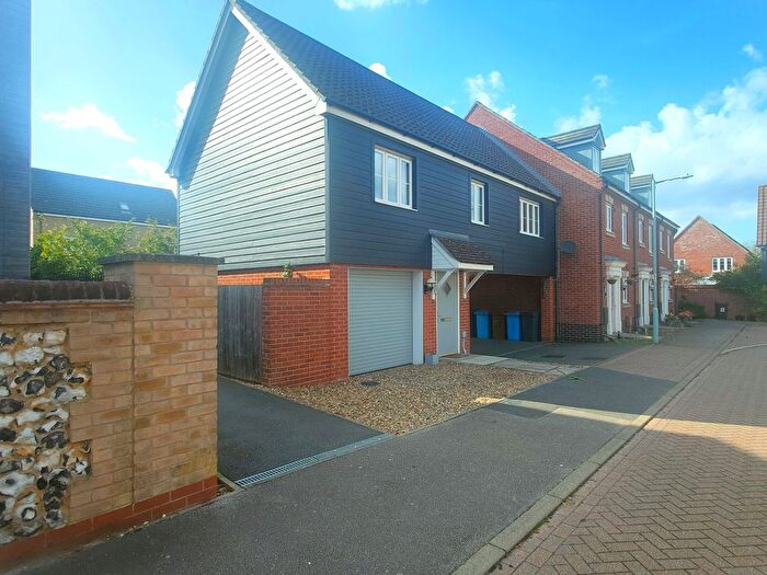 2 Bedroom Property To Rent In Juniper Road, Bury St. Edmunds, IP32