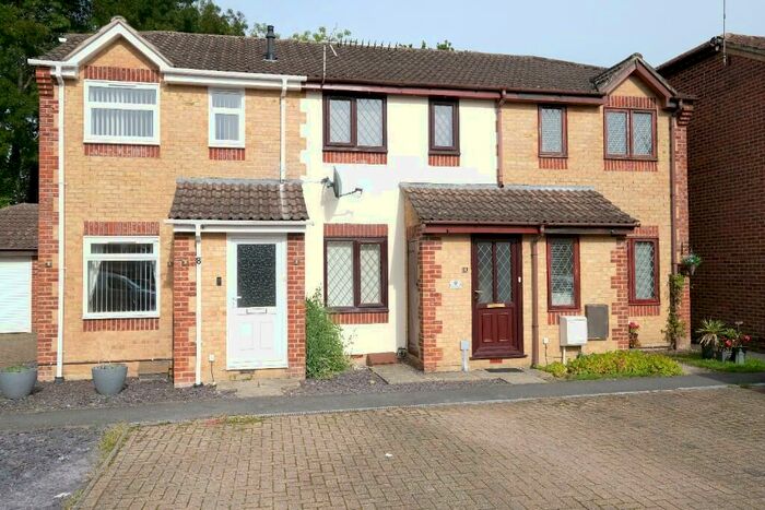 2 Bedroom Terraced House To Rent In Willow Drive, SO40