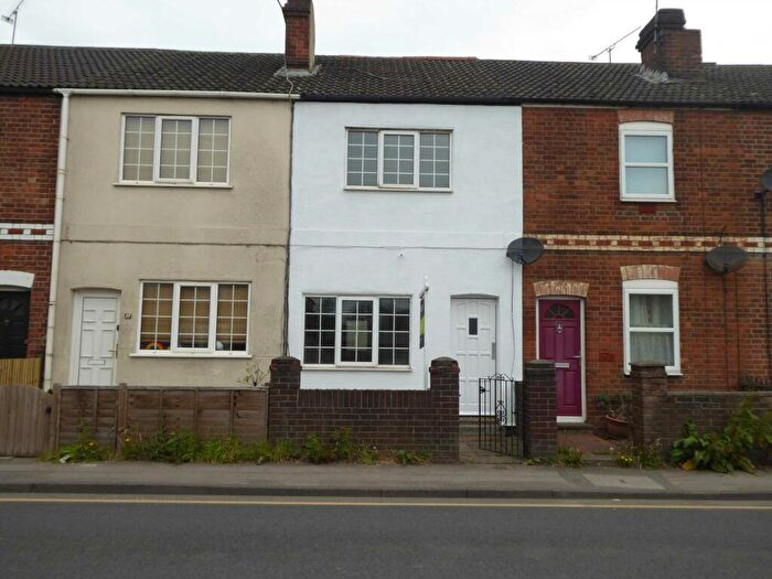 2 Bedroom House To Rent In Church Road, Reading, RG6