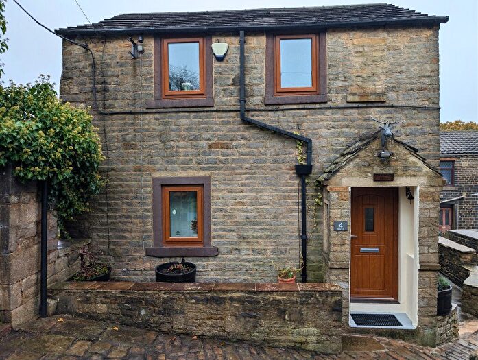 2 Bedroom Detached House For Sale In Edge End, Bradford, BD13