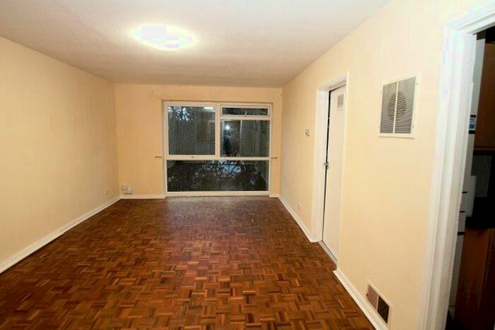 1 Bedroom Flat To Rent In Brackley Road, Beckenham, BR3