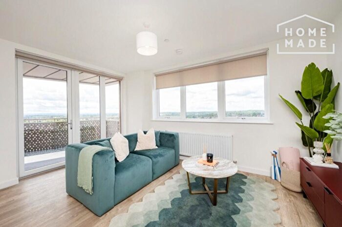 1 Bedroom Flat To Rent In River View, TW18