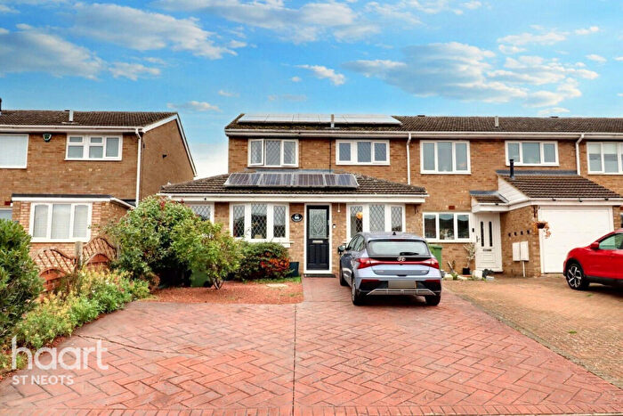 3 Bedroom End Of Terrace House For Sale In Philip Gardens, Eynesbury, PE19