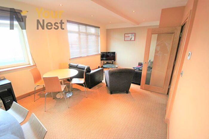 2 Bedroom Apartment To Rent In Apartment, The Lounge Apartments, Headingley, LS6