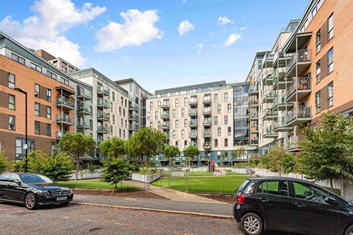 2 Bedroom Flat To Rent In Turner Street, London, E16