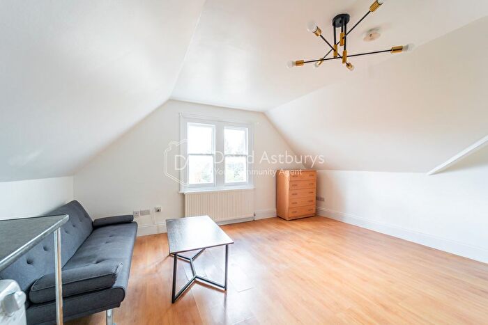 1 Bedroom Flat To Rent In Walm Lane, Cricklewood, London, NW2