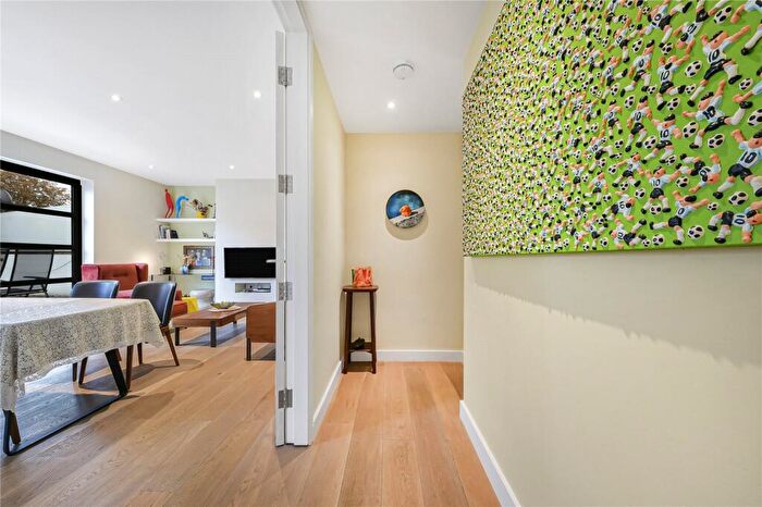 2 Bedroom Apartment To Rent In Haverstock Hill, London, NW3