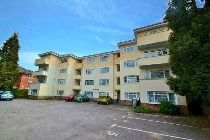 1 Bedroom Flat To Rent In Dorrick Court, Archers Road, Southampton, SO15