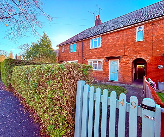 3 Bedroom Terraced House For Sale In Lamb Gardens, Lincoln, LN2