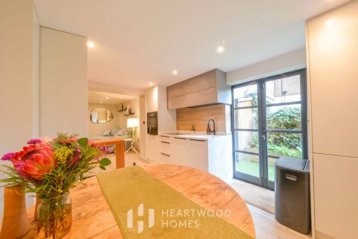 2 Bedroom Maisonette For Sale In Alma Road, St. Albans, AL1