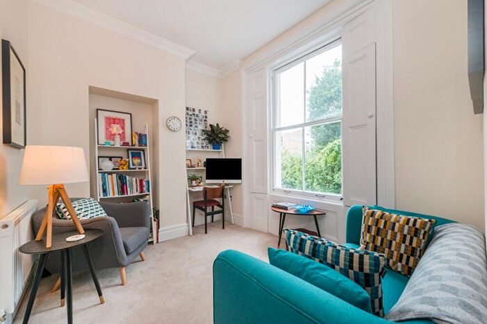 1 Bedroom Flat To Rent In Crowland Terrace, Islington, N1