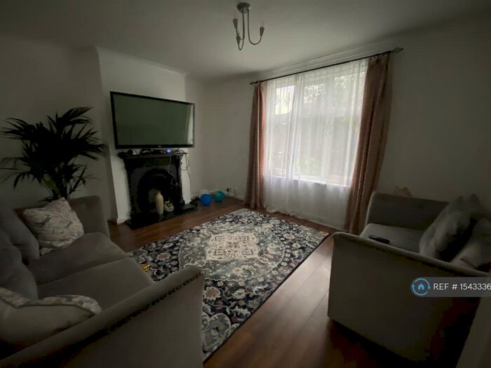 3 Bedroom Semi-Detached House To Rent In Waldo Place, Mitcham, CR4