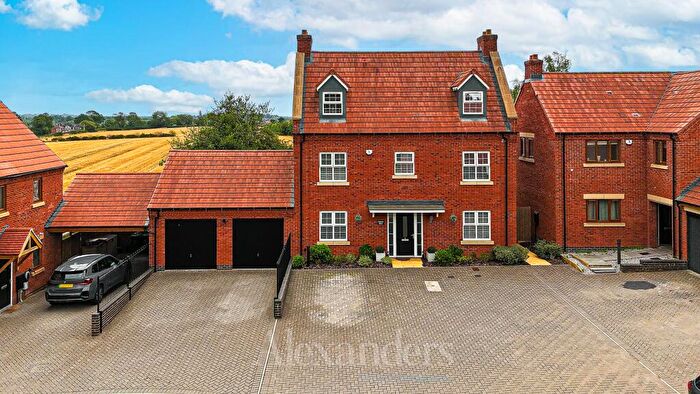 5 Bedroom Detached House For Sale In Poplar Close, Overseal, DE12