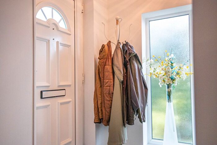 2 Bedroom Semi-Detached House For Sale In Manchester Road, Woolston, WA1