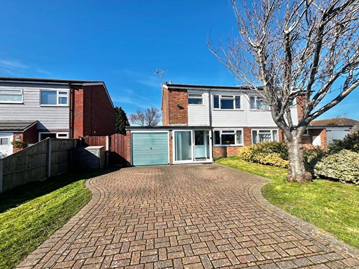 3 Bedroom Semi Detached House For Sale In The Fairway, New Romney, TN28