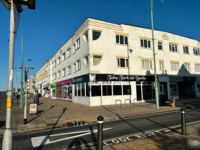 3 Bedroom Apartment To Rent In Pier Street, Lee-On-The-Solent, Hampshire, PO13