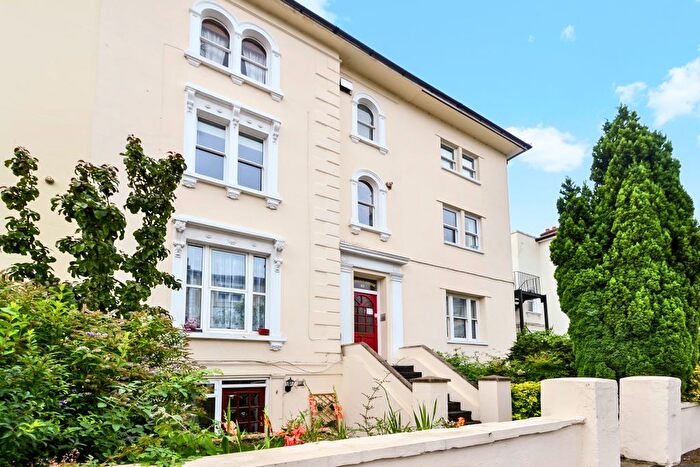 1 Bedroom Flat To Rent In Cadogan Road, Surbiton, KT6