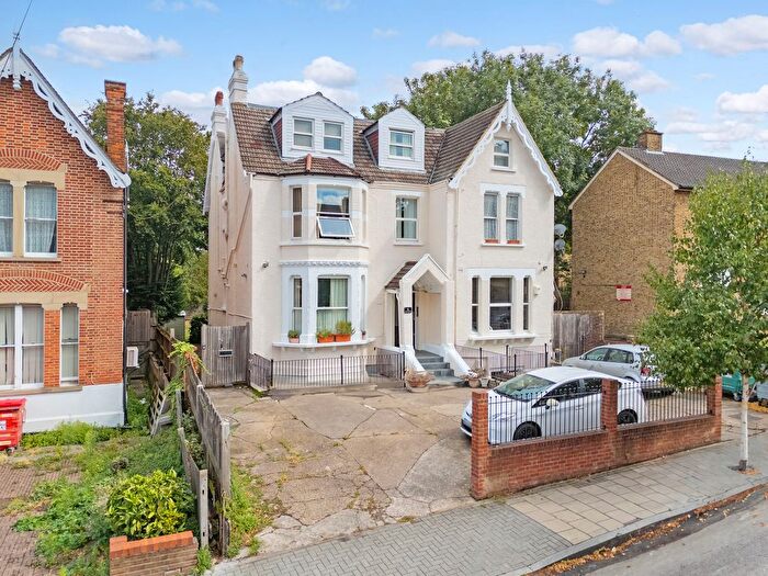 1 Bedroom Flat For Sale In Hopton Road, London, SW16