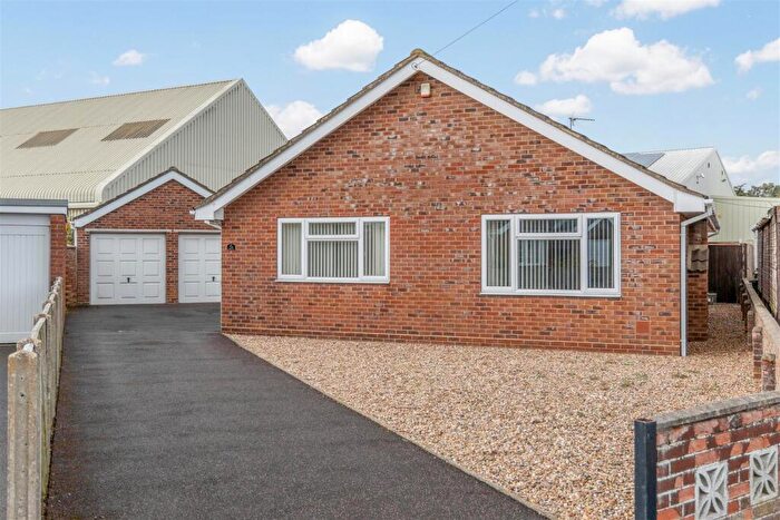 3 Bedroom Detached Bungalow For Sale In Camelot Gardens, Fishtoft, Boston, PE21