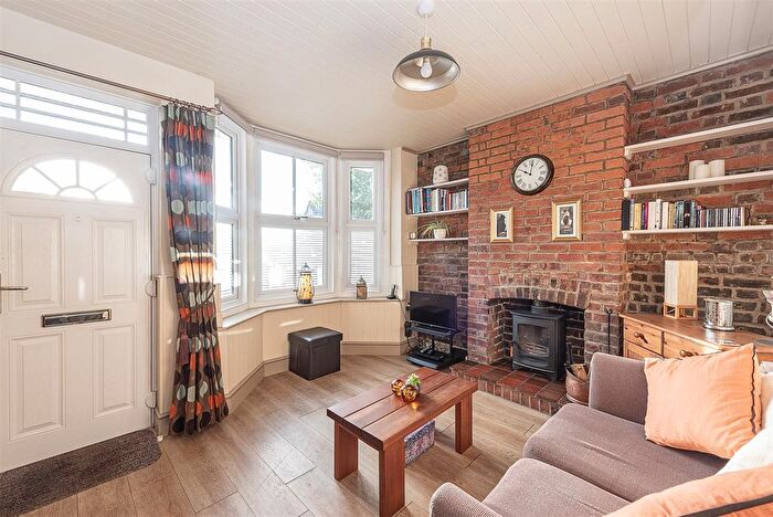 2 Bedroom Semi-Detached House For Sale In Station Road, Harpenden, AL5