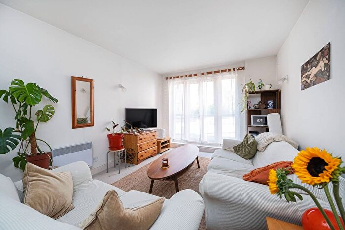 2 Bedroom Flat To Rent In Aldgate East, Aldgate, London, E1