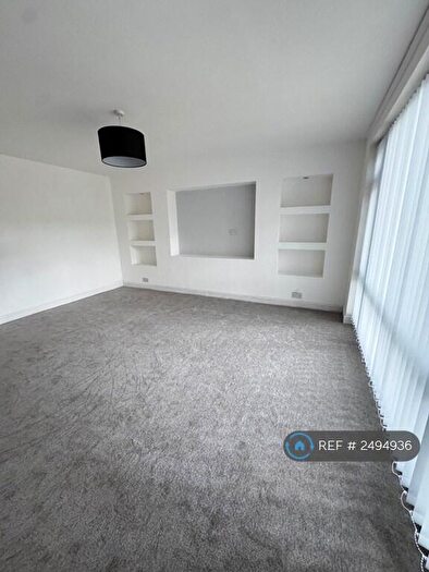 2 Bedroom Flat To Rent In Spreadbury Close, Birmingham, B17