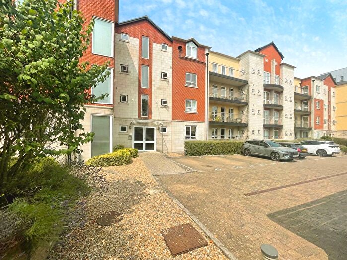 2 Bedroom Flat To Rent In Gloucester Square, Southampton, Hampshire, SO14