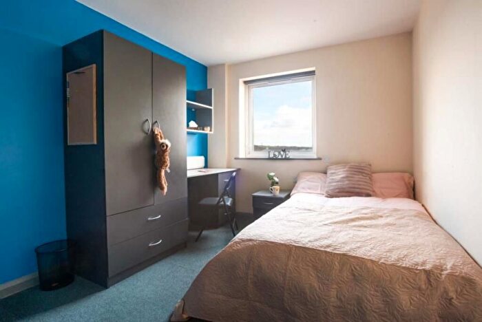 2 Bedroom Flat To Rent In Deluxe Bed, Kiln House, Stoke Student Village, ST4