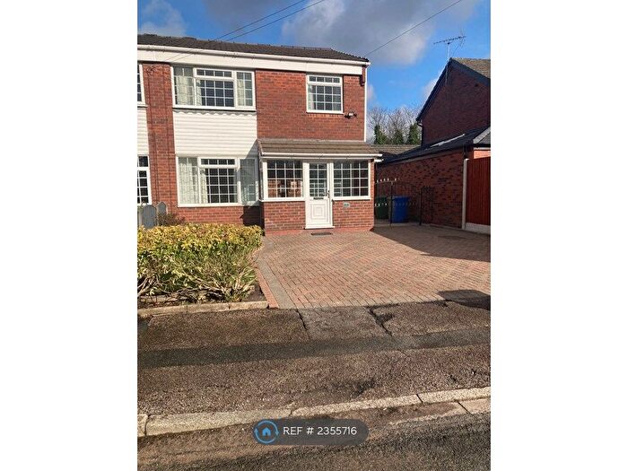 3 Bedroom Semi-Detached House To Rent In Hart Avenue, Sale, M33