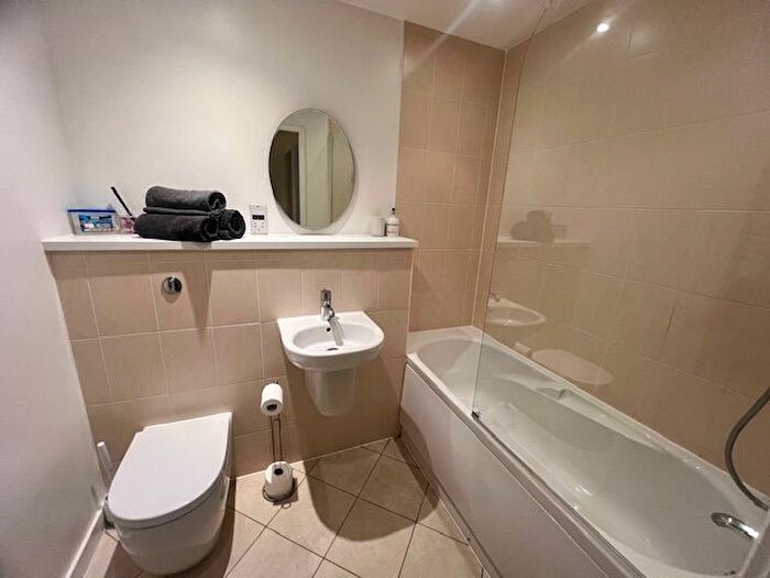 1 Bedroom Flat To Rent In Quayside, Bute Crescent, Cardiff, CF10