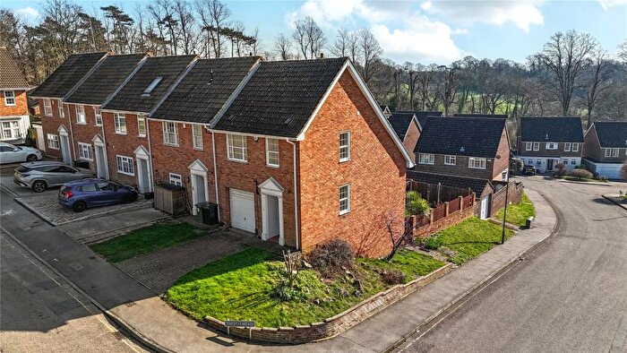 3 Bedroom End Of Terrace House For Sale In Thistlemead, Chislehurst, BR7