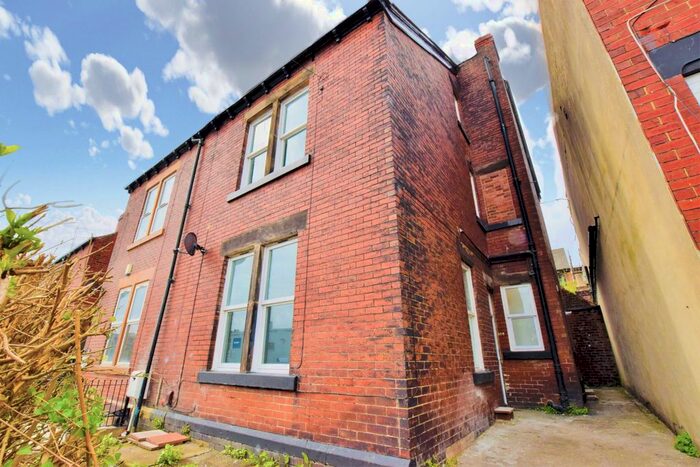 5 Bedroom Semi-Detached House To Rent In Edmund Road, Sheffield, S2