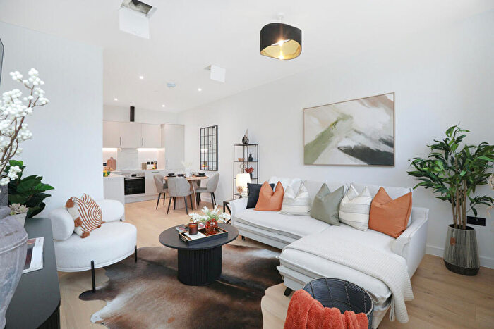 2 Bedroom Apartment For Sale In Montpellier Drive, Cheltenham, GL50