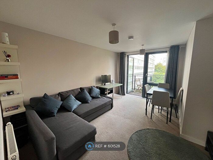 1 Bedroom Flat To Rent In Hollyfield, London, N4