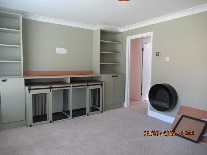 1 Bedroom Flat To Rent In Lincoln Road, Stevenage, Hertfordshire, SG1