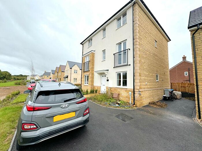 3 Bedroom House To Rent In Flamingo Way, Witney, OX29