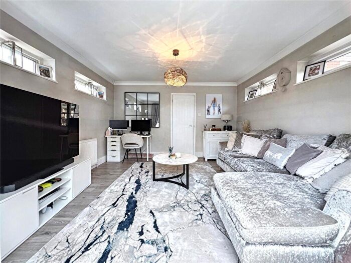 3 Bedroom Detached House For Sale In Station Road, Rainham, Kent, ME8