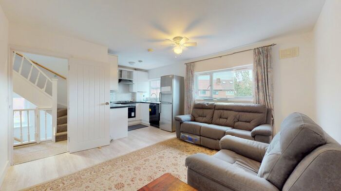 3 Bedroom Flat To Rent In Iveagh Avenue, London, NW10