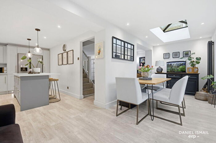 3 Bedroom End Of Terrace House For Sale In Derby Close, Langdon Hills, Basildon, SS16