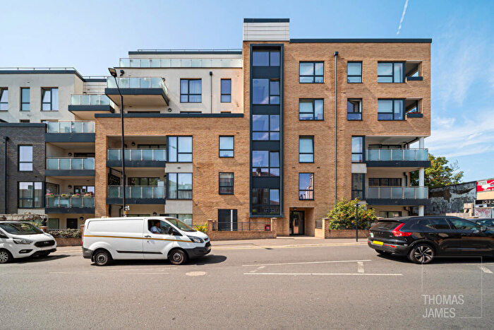 1 Bedroom Flat For Sale In Station Road, London, N11