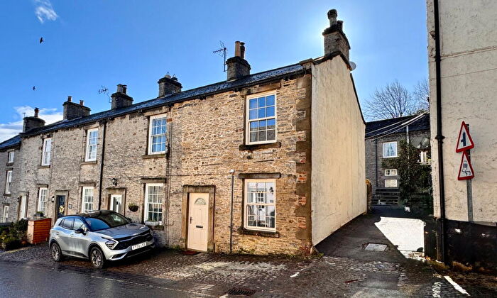 2 Bedroom Cottage For Sale In East Witton Road, Middleham, Leyburn, DL8