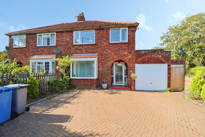 3 Bedroom Semi Detached House For Sale In Woodcock Road, Norwich, NR3