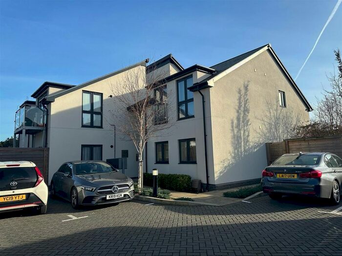 1 Bedroom Flat To Rent In York Way, Feltham, TW13